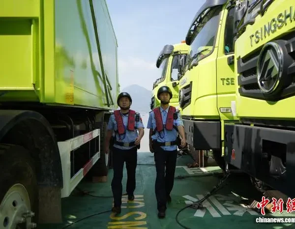 30 New Energy Mining Trucks Shipped to Countries Along the Belt and Road Initiative